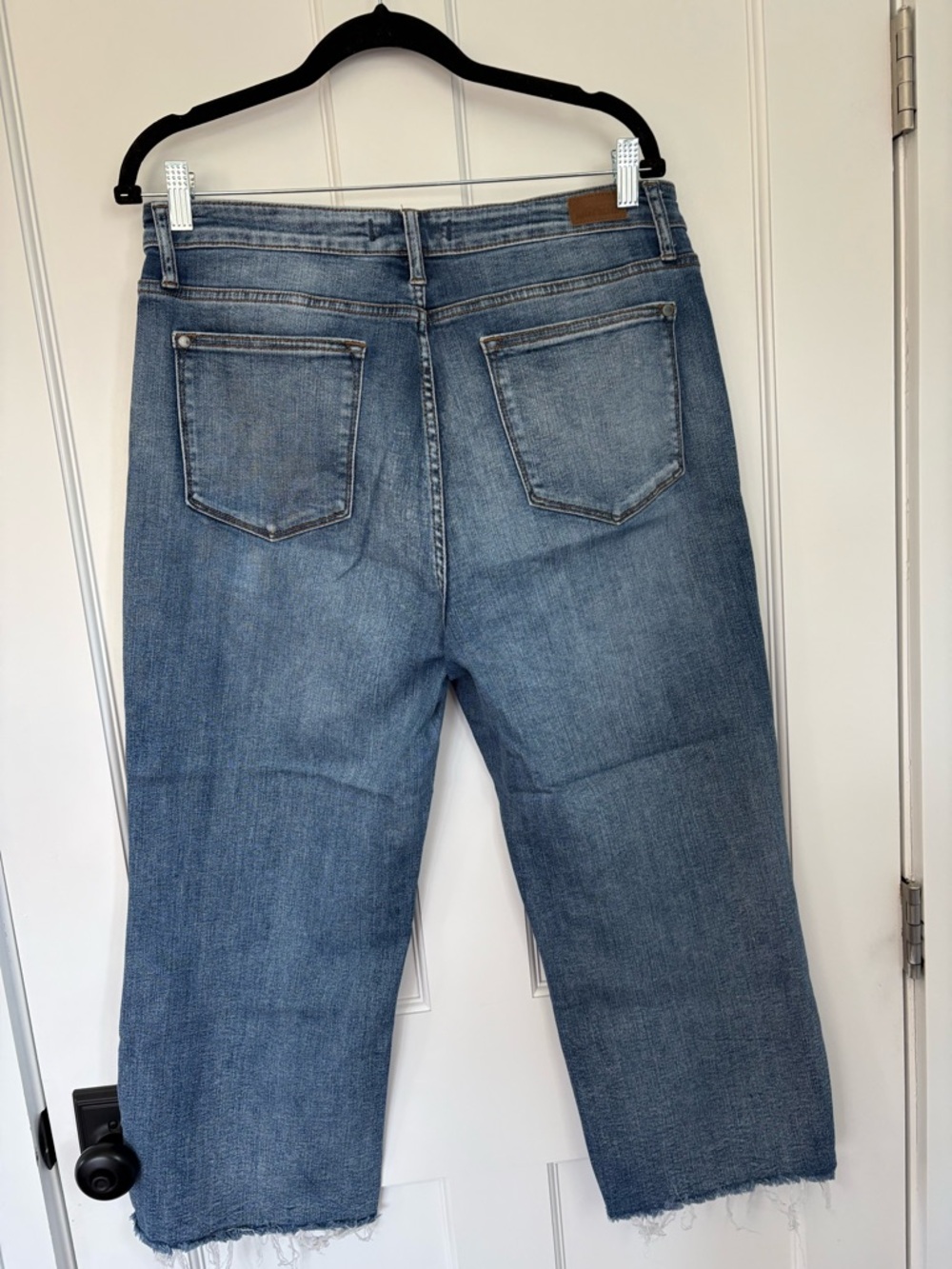 Judy Blue Light Blue Cropped Raw-Hem Jeans - Picture 3 of 4